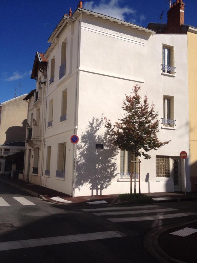 Nouveau : hyper centre de vichy T1 Bis charmant Extérieur photo