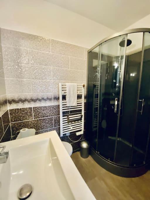 Nouveau : hyper centre de vichy T1 Bis charmant Extérieur photo